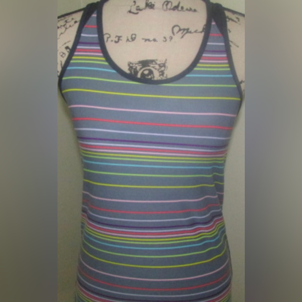 Old Navy UltraLite Rib-Knit Razorback Tank Top - Picture 2 of 7